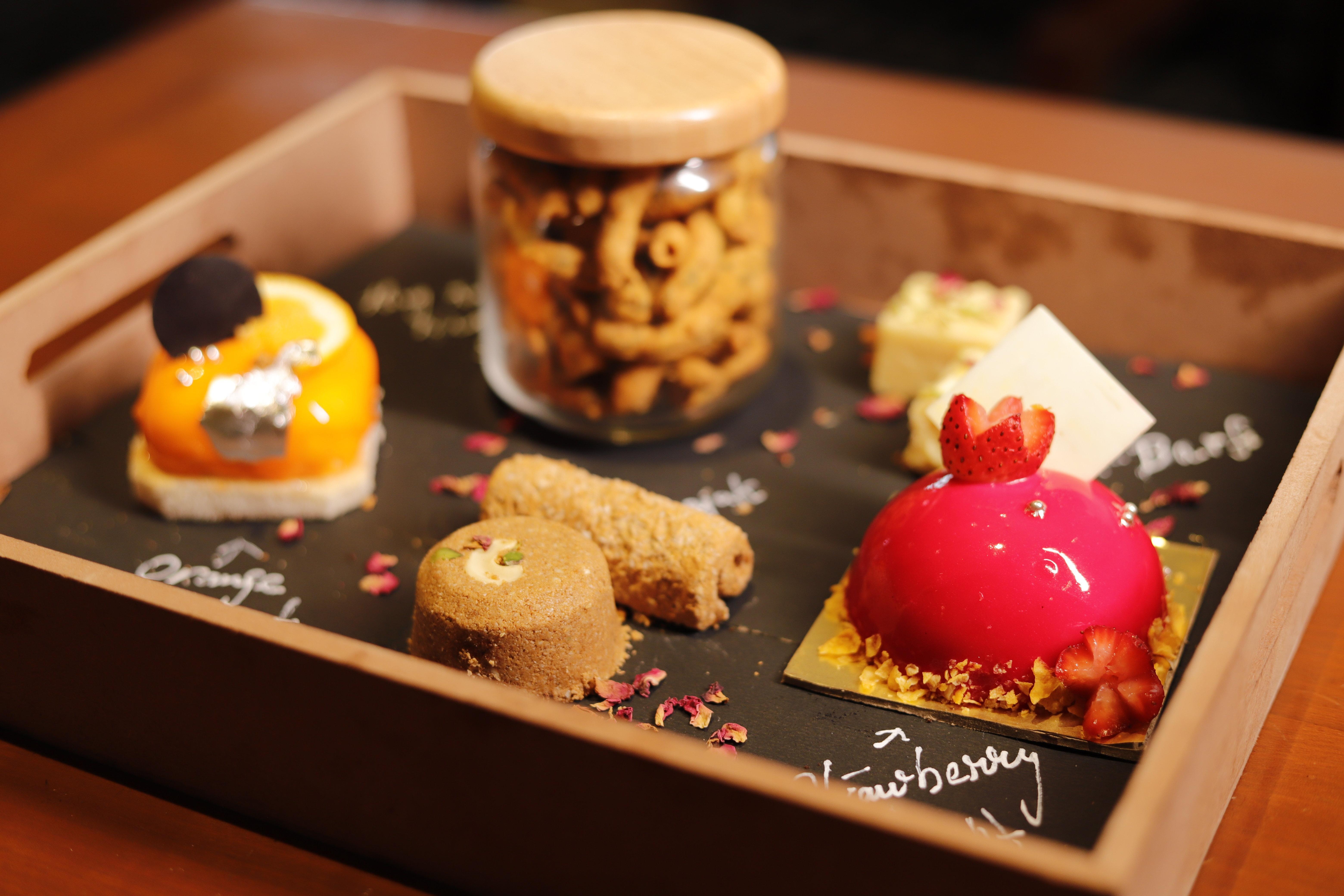 Holiday Inn Jaipur City Centre By Ihg Exterior photo A selection of desserts