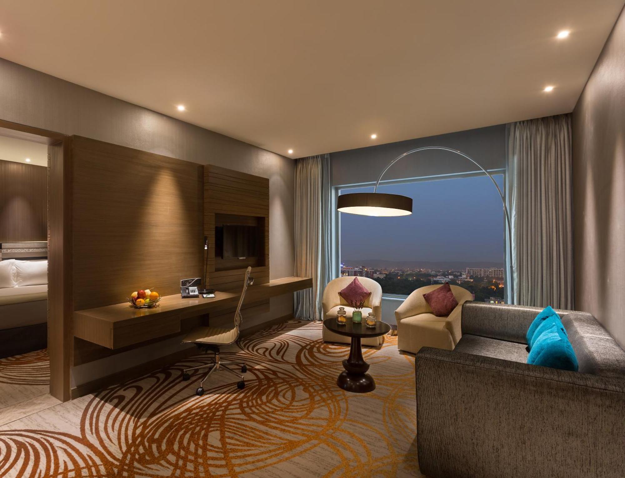 Holiday Inn Jaipur City Centre By Ihg Exterior photo Suite